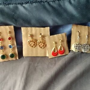 Mixed estate jewelry earrings group